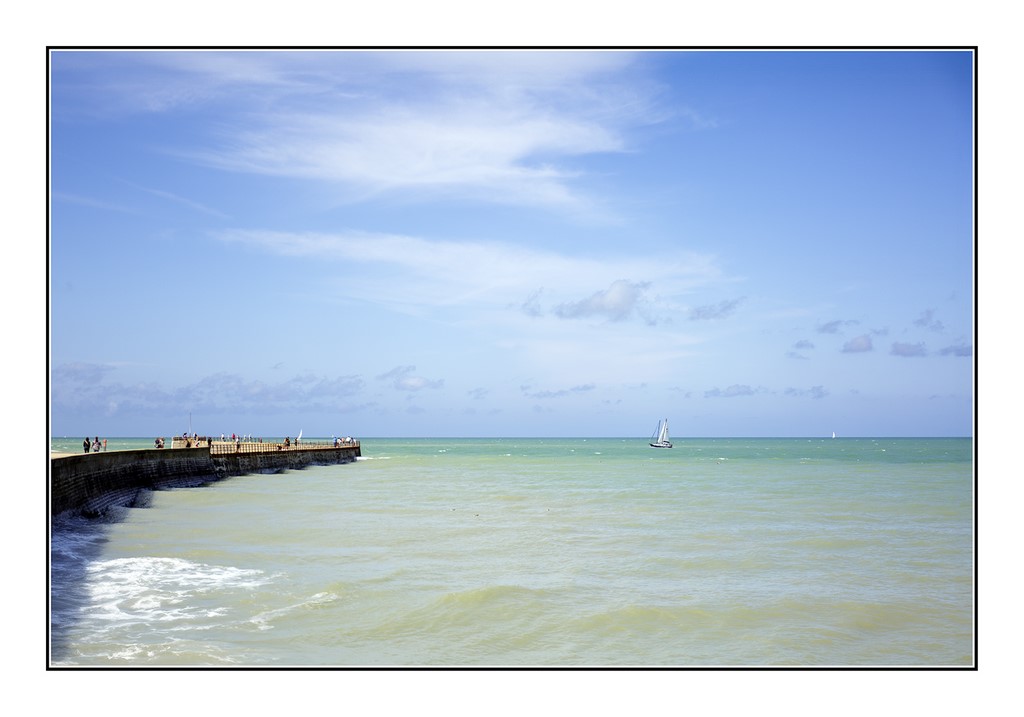 Le Voilier Rentre Au Port
